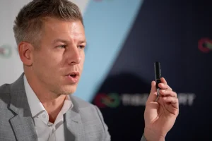 Messzire vezetnek a Vogel-gate szálai, a Magyar Péterről megjelent hangfelvételek csak a jéghegy csúcsai