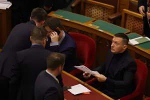 Ezzel az eljárással kiderülhetne, hogy Rogán Antalnak van-e eltitkolt vagyona