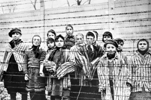 A modern kor májfoltja: nyolcvan éve szabadították fel az auschwitzi koncentrációs tábort