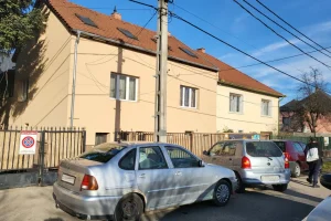 Munkásszállóként üzemel a győri családi ház, tavaly hatvankilencszer riasztották oda a rendőröket