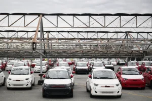 Két pofont is kapott a Fiat, nagyot zuhant a Ford, de a Teslánál sem így képzelték a tavalyi évet az európai újautópiacon