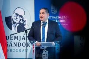 Utólag módosították a Demján Sándor 1+1 feltételeit, zúgolódnak a résztvevők