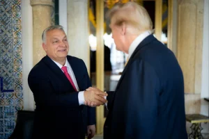 Trump kellett hozzá, hogy Orbán az Oroszország elleni szankciókat békepártinak lássa