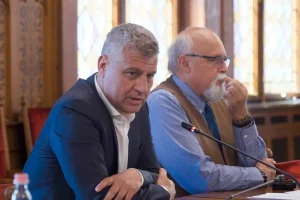 A fideszes képviselők leszavazták, hogy meghallgassa a parlament az MNB-ügyben érintett állami és alapítványi vezetőket