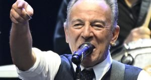 Da San Siro Bruce Springsteen a valanga su Trump: “Un corrotto, traditore, incompetente”