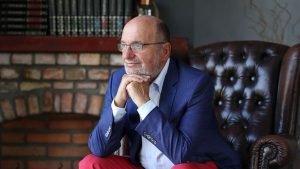 Több mint félmilliárd forint osztalékot vett fel a Tisza Párt legnagyobb támogatói közé tartozó vörös báró