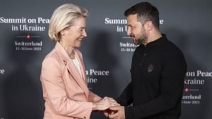 Újabb korrupciós ügy Brüsszelben: Ursula von der Leyen milliókat fizet lobbira