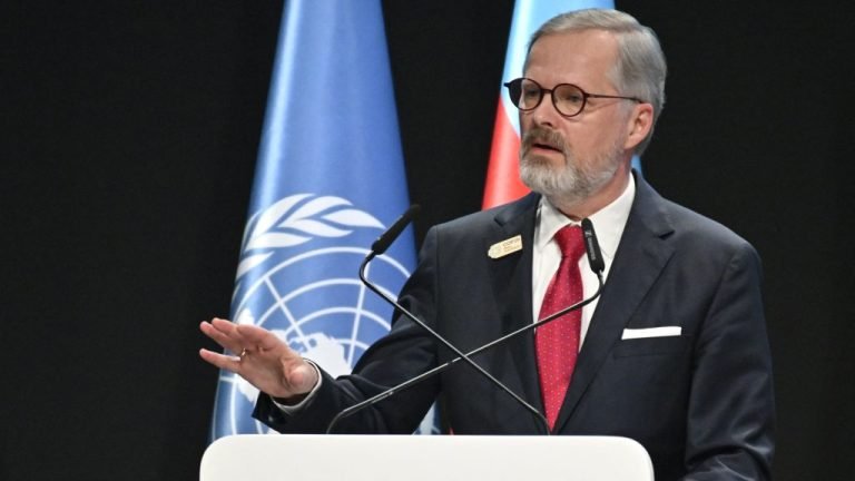 A cseh kormányfő felszólította Robert Ficót, hogy ne akadályozza az Oroszország elleni szankciókat