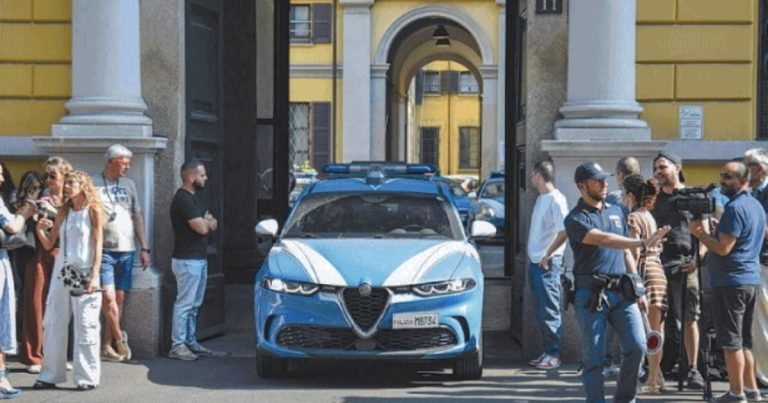 Garlasco, scontro tra le parti fuori dalla Questura: accuse incrociate
