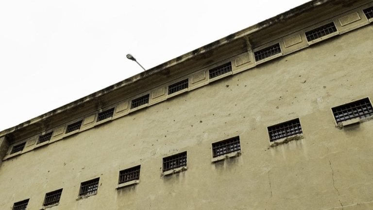 Döbbenetes módon szökött meg egy rab egy francia börtönből, csak 24 órával később vették észre