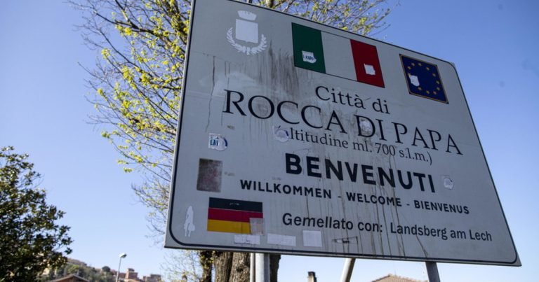 Rocca di Papa, trovato un uomo impiccato nei boschi. Altre ossa vicino al corpo