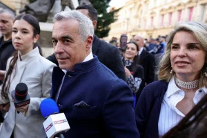 Fasiszta eszmék terjesztése miatt vádat emeltek Călin Georgescu, a bukott román elnökjelölt ellen