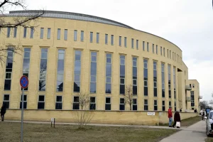 Nem titkolhatja tovább az Uzsoki Utcai Kórház, hogy mennyiért és milyen VIP szolgáltatásokat nyújt