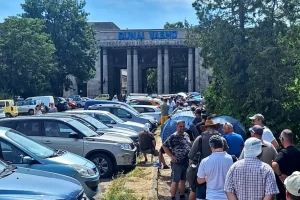 Megkapták a feladatot, hogy kirúgják a vasműből 2500 kollégájukat, és ha végeznek, várhatóan őket is kirúgják