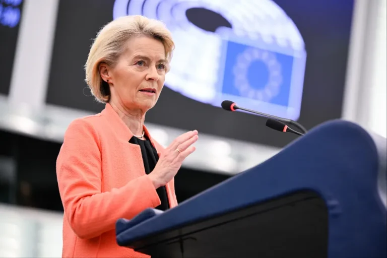 Mind a 27 uniós kormány átvizsgálta és aláírta a Pfizer-szerződéseket, emlékeztetett Von der Leyen