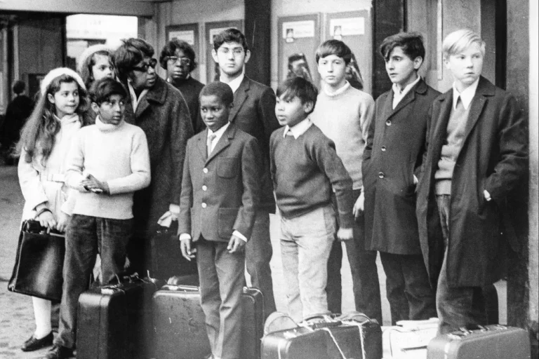 Josephine Baker rasszok szerint fogadott örökbe tizenkét gyereket, pont az antirasszizmus jegyében