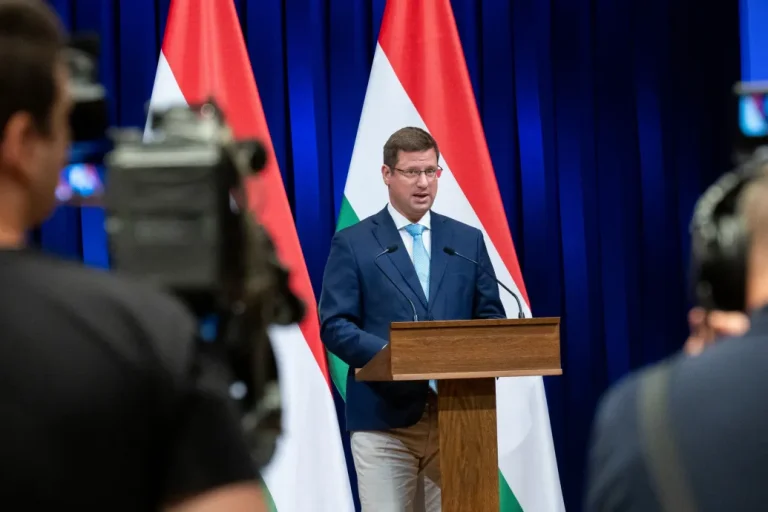 Gulyás szerint Orbán Viktor bizalma töretlen a gazdasági vezetésben