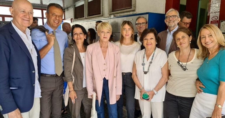 Destra e sinistra vanno in carcere: "Qui emergenza vera. Facciamo presto"