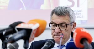 La casa editrice di Landini è un pozzo senza fondo. Allarme rosso per i conti