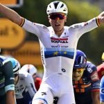 Merlier beffa Milan in volata, Pogacar resta leader del Tour