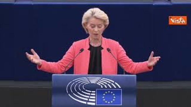 Von der Leyen: Su vaccini nessun contratto inappropriato, negoziati in tandem con i 27