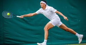 Anche Sonego agli ottavi di Wimbledon, battuto Nakashima in cinque ore
