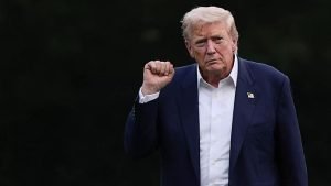 Trump szerint Epstein "lenyúlta" a Mar-a-Lago-i személyzet egy-egy női munkavállalóját