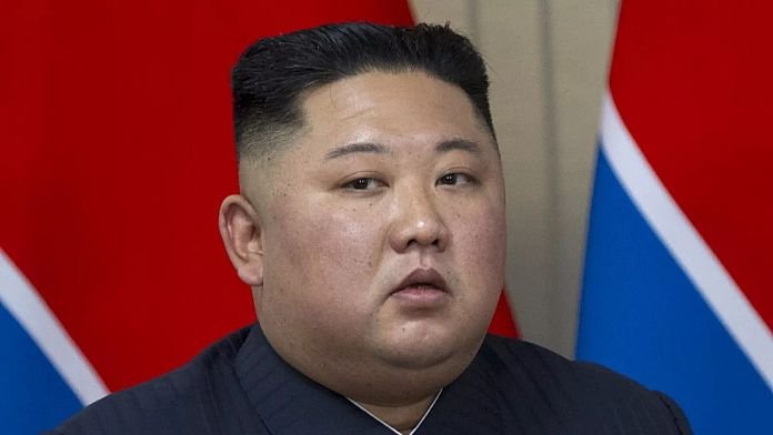 Kim Dzsongun elnök elsiratta Ukrajnában elesett katonáit