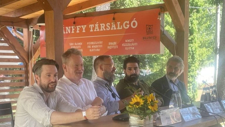 A Nyugat az elmúlt évtizedekben posztnemzeti, posztkeresztény, posztszuverén irányba mozdult el