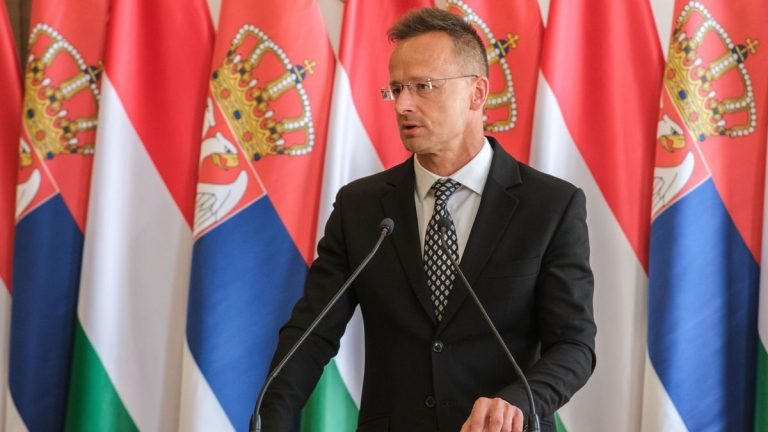 Szijjártó Péter: Itt az ideje a változásnak Brüsszelben: a Von der Leyen-félék helyett jöjjenek végre a patrióták!