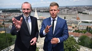 Dömötör Csaba: A munkahelyén ég a ház. Hol van Magyar Péter?