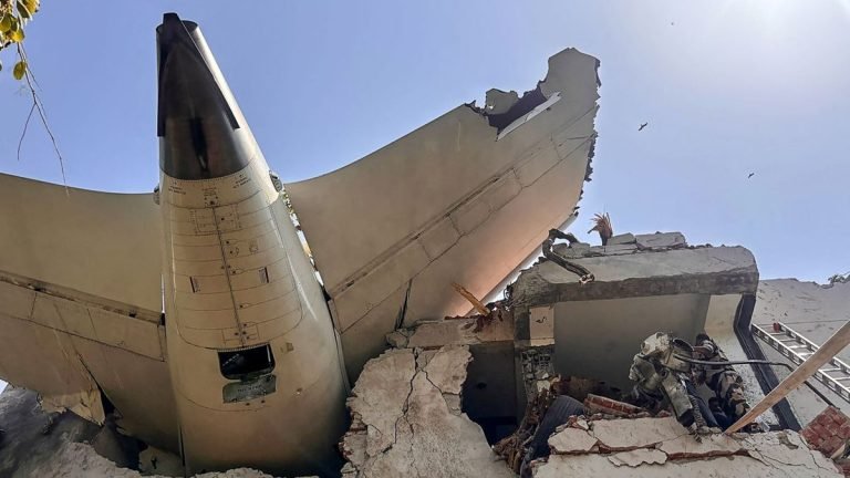 Egyre több a kérdés az Air India lezuhant gépe körül