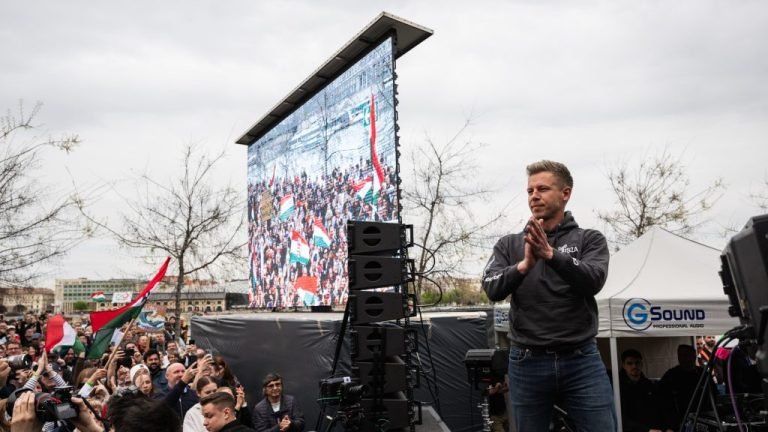 Magyar Péter azt ígéri, kormányon felülvizsgálják a koncessziós szerződéseket