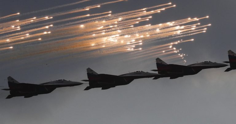 Si alza il MiG-31K: "Porta il super-missile", iallerta massima in tutta l'Ucraina