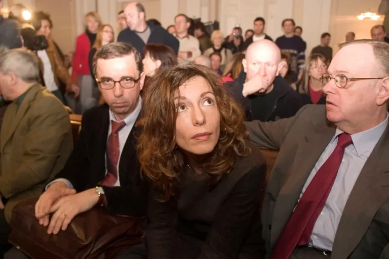 „Sziasztok, és viszlát. Megöltem magam” – máig nem tisztázott, milyen szerepe lehetett a francia rocksztárnak magyar felesége halálában