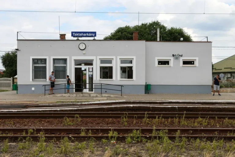 Olyan ne költözzön ide, aki hülye, meg nem tud viselkedni