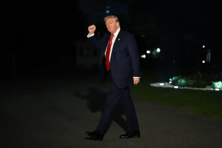 Ilyen, amikor a vámháború hazatalál: még be se ütöttek a vámok, a nagy amerikai cégek már most árat emelnek