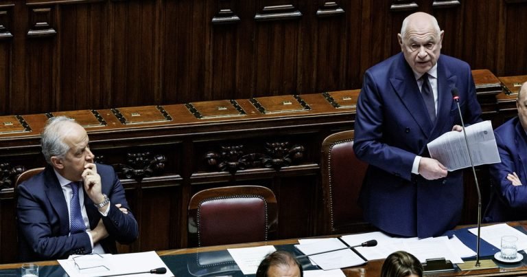Almasri: il tribunale manda a processo tre ministri, si salva Meloni