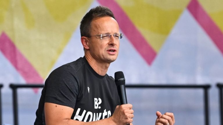 Szijjártó Péter az MCC Feszten: Az Európai Bizottság újabb nagyon durva mélyütést vitt be a kontinens gazdaságának
