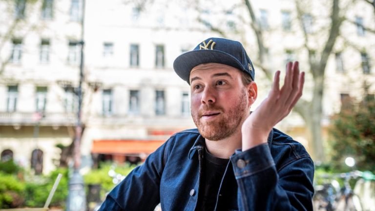 Fluor: Ha a zenész ne politizáljon, akkor a politika meg ne szóljon bele a zenébe