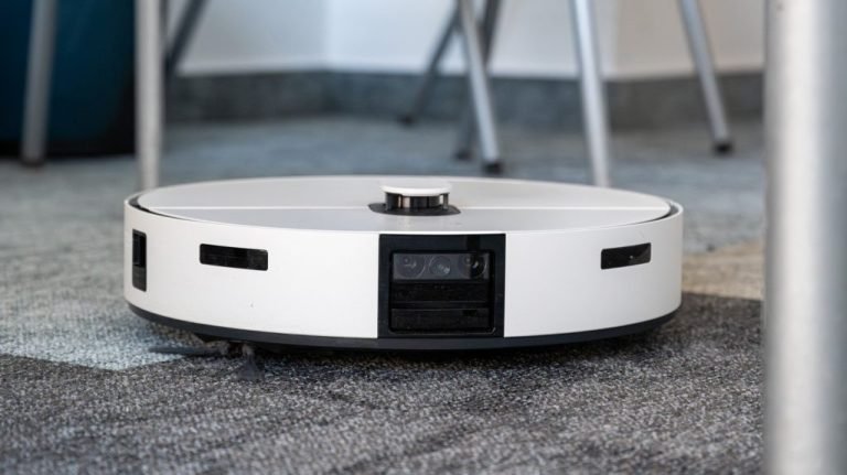 Robotporszívó vásárlásán töpreng? Mutatjuk, mire figyeljen, mielőtt kiválasztana egyet