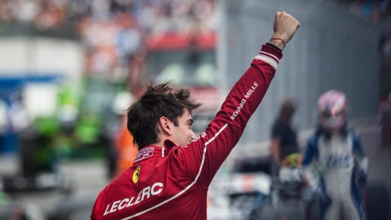 Trükkös esőfelhők, Hamilton-bánat, Leclerc-bravúr – a 40. Magyar Nagydíj szombati napja képekben