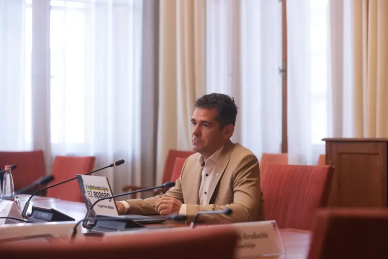 Hiába Lázár János hangzatos mondatai a pedofilok kémiai kasztrációjáról, a fideszes képviselők nem támogatták a javaslatot