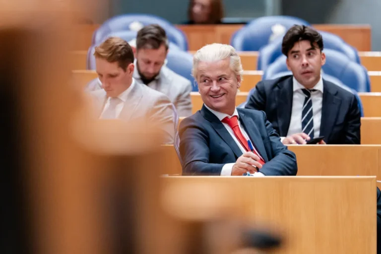 Orbán barátja abban bízik, hogy jól számolt a kormány bedöntésével, de ellenfelei összefoghatnak