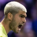 A világranglista-vezető Alcaraz a második fordulóban búcsúzott a párizsi keménypályás tenisztornán