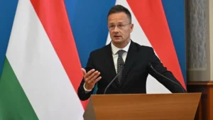 Telefonon egyeztetett kollegájával Szijjártó Péter a rozsnyói vonatbaleset kapcsán