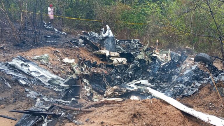 Kegyeletsértő kommenteket írtak tiszás olvasók a kenyai légikatasztrófáról szóló hírhez + videó