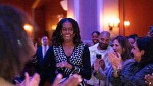 „Amerika még nem áll készen egy női elnökre” – mondja Michelle Obama