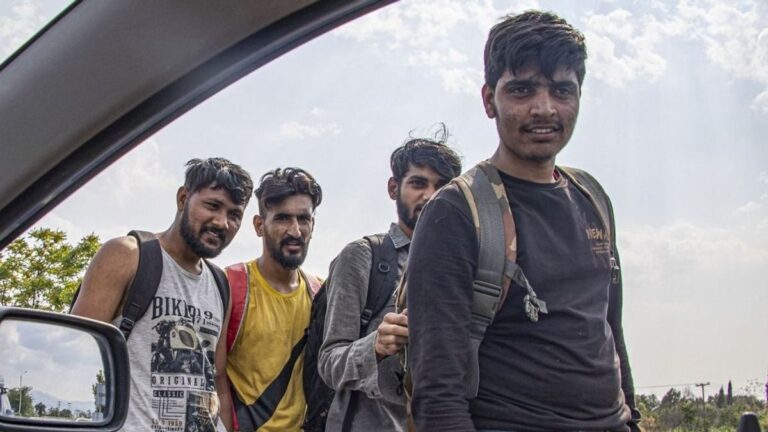 Hol a határ? – „A segítséget oda kell vinni, ahol a baj van”