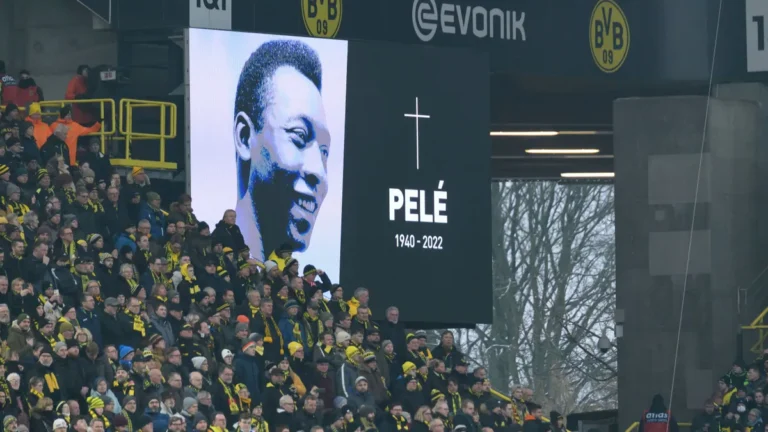 Neymar mindenestől megvette Pelét